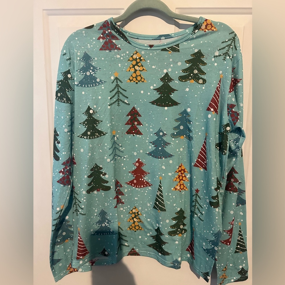 2 piece women’s Christmas pajama set